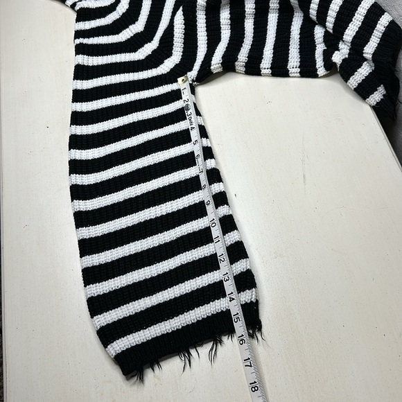 Sanctuary Jagger Cowl Neck Sweater in Black and Winter White Size Medium - Picture 12 of 12